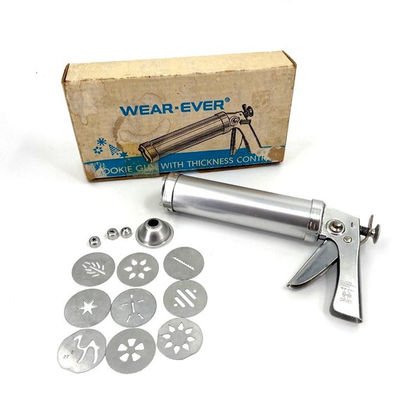 Vintage Wear Ever Cookie Gun with Thickness Control Original Box 9 Discs 3 Tips - Picture 1 of 11